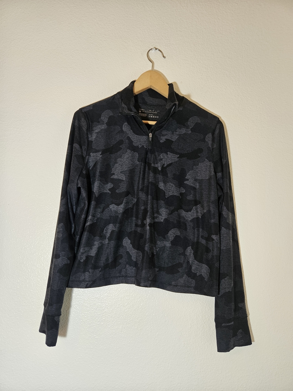 Yogalicious Lux Black & Gray Camo 1/4 Zip-Up Sweater Long Sleeve Top Soft